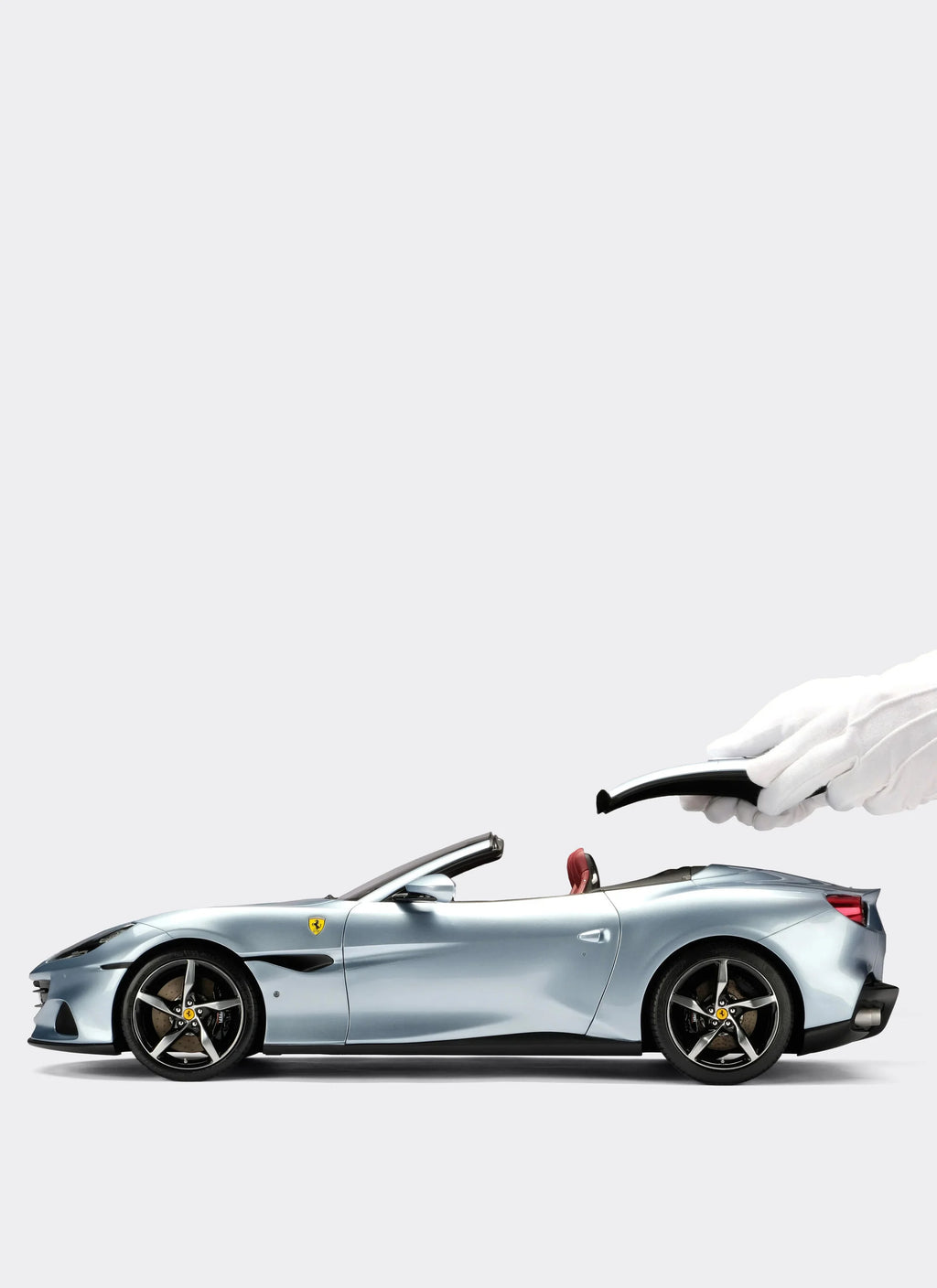 Ferrari Portofino M 1:8 scale model
