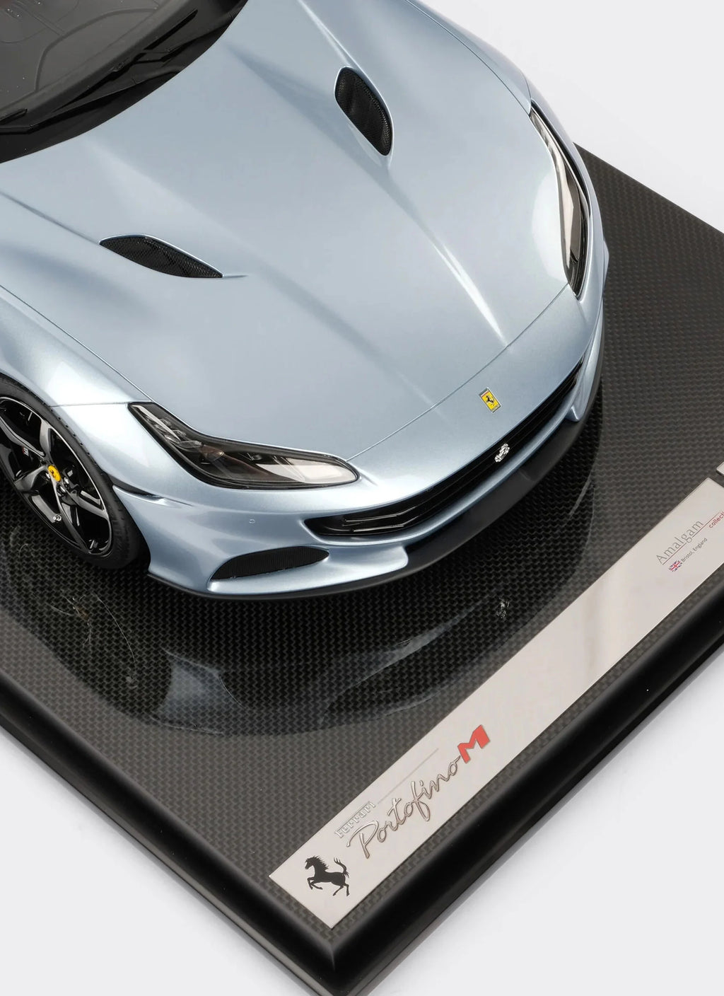 Ferrari Portofino M 1:8 scale model