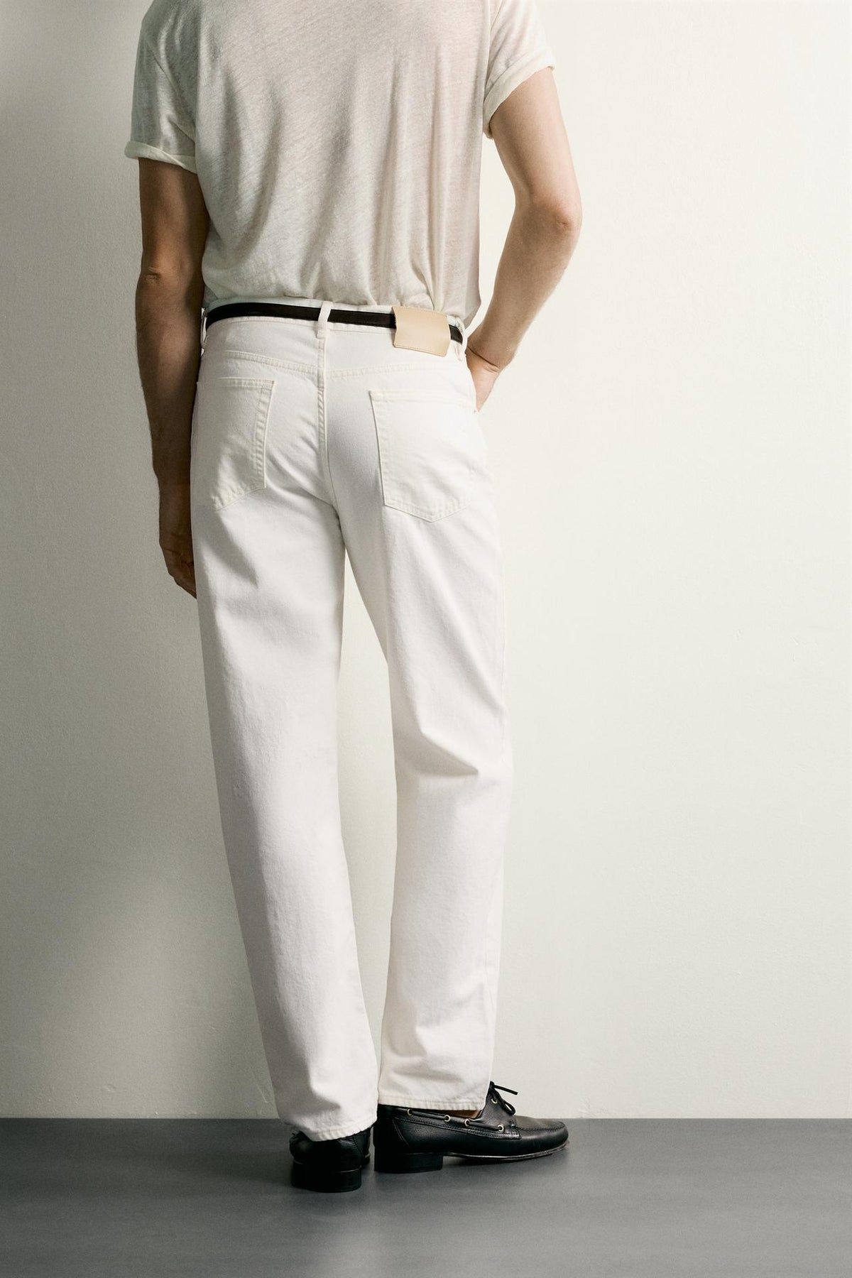 STRAIGHT FIT JEANS