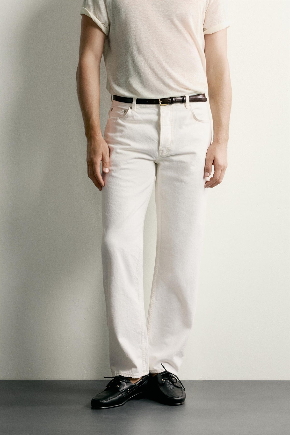 STRAIGHT FIT JEANS